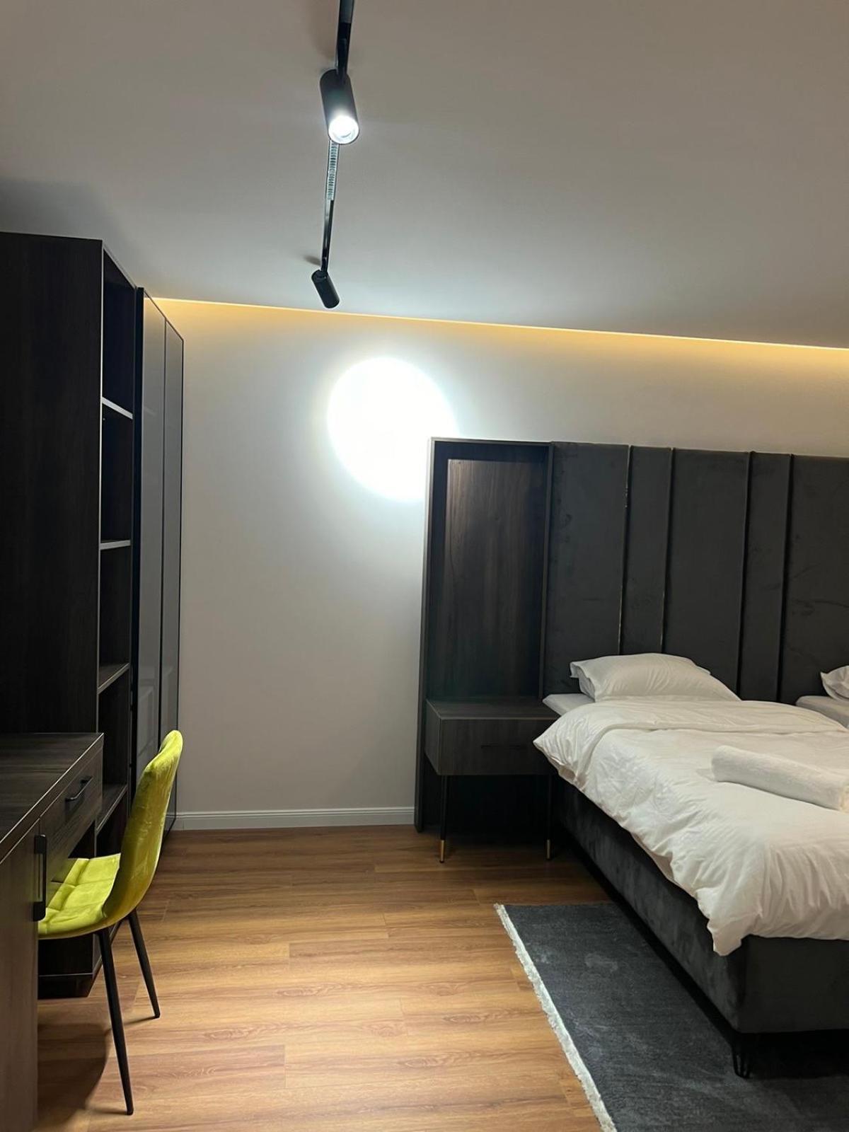 Hotel Europa Prishtina Приштина Екстер'єр фото