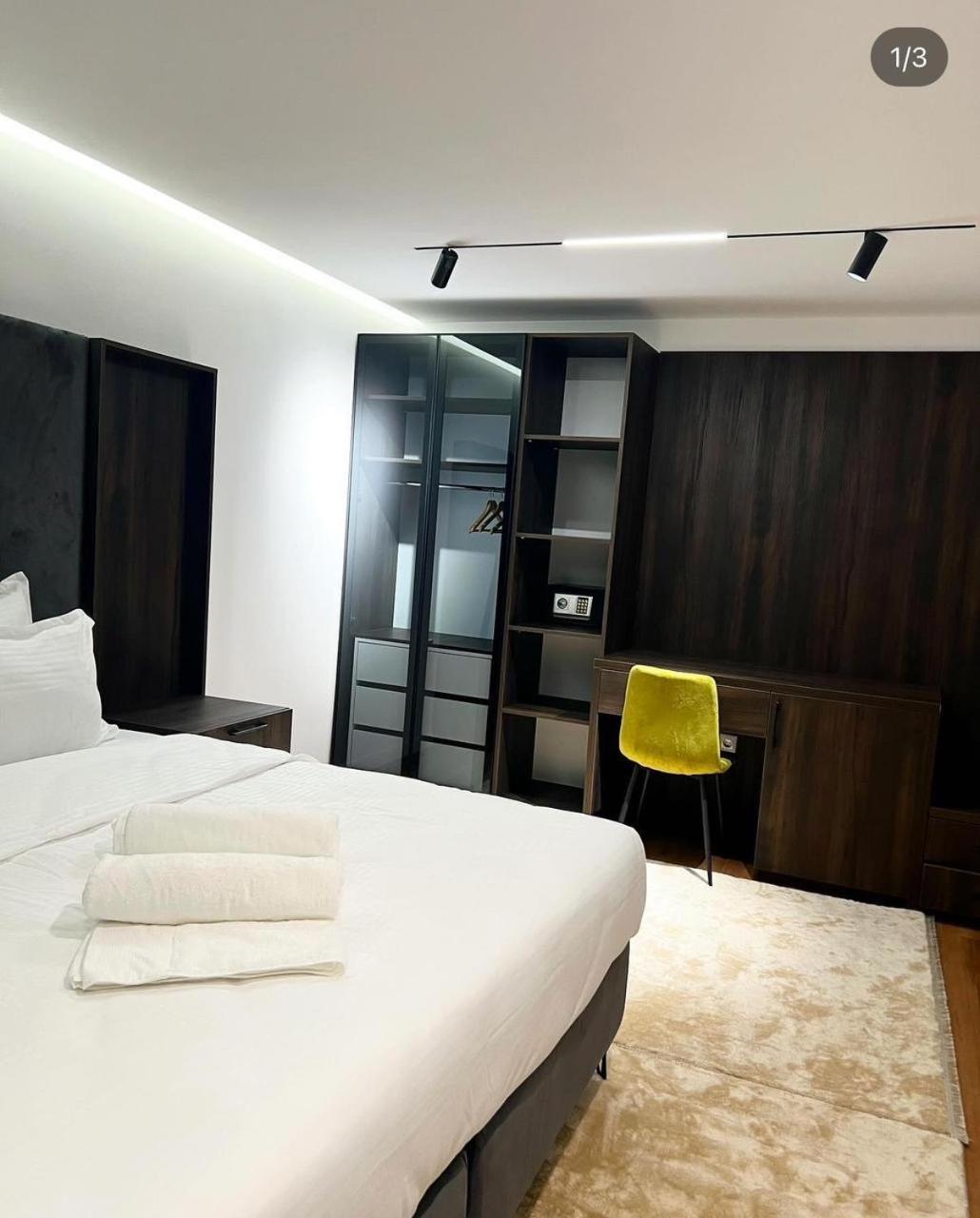 Hotel Europa Prishtina Приштина Екстер'єр фото
