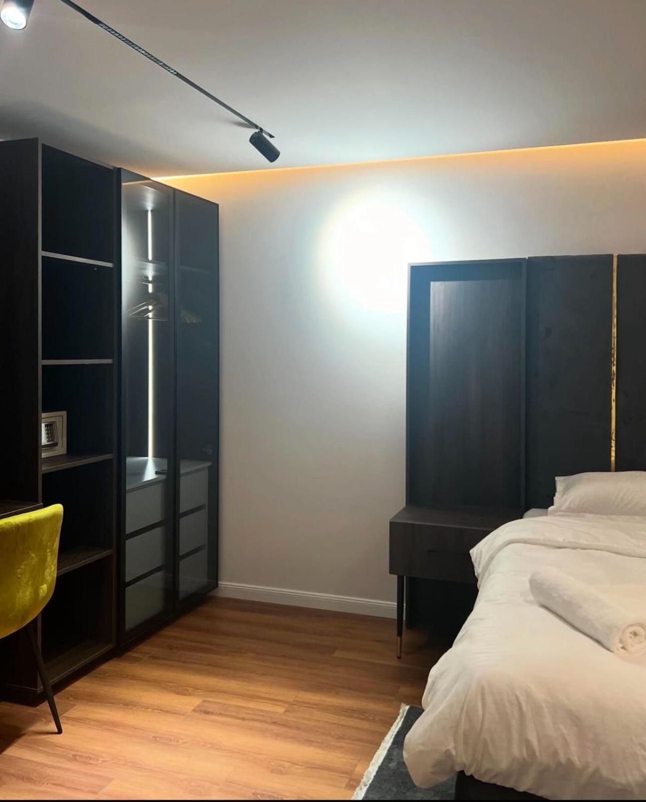 Hotel Europa Prishtina Приштина Екстер'єр фото