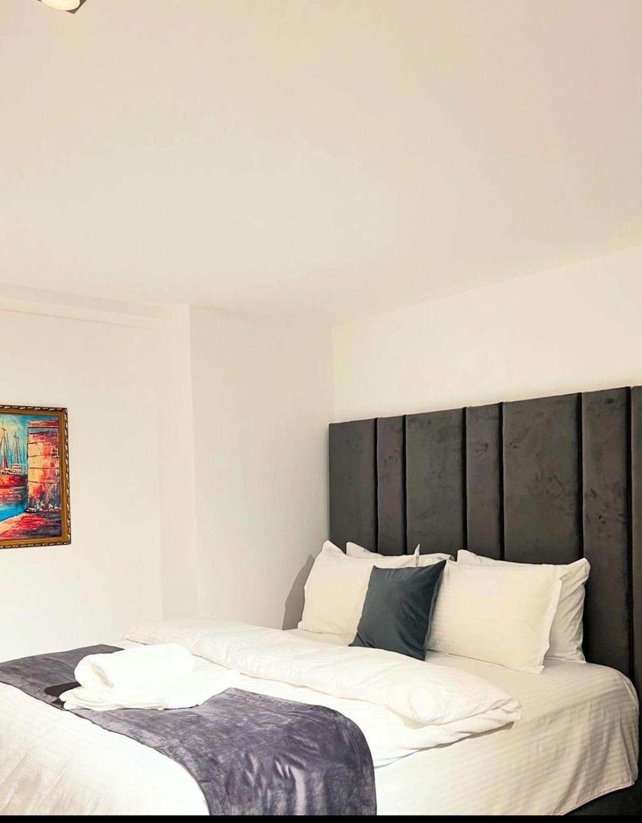 Hotel Europa Prishtina Приштина Екстер'єр фото