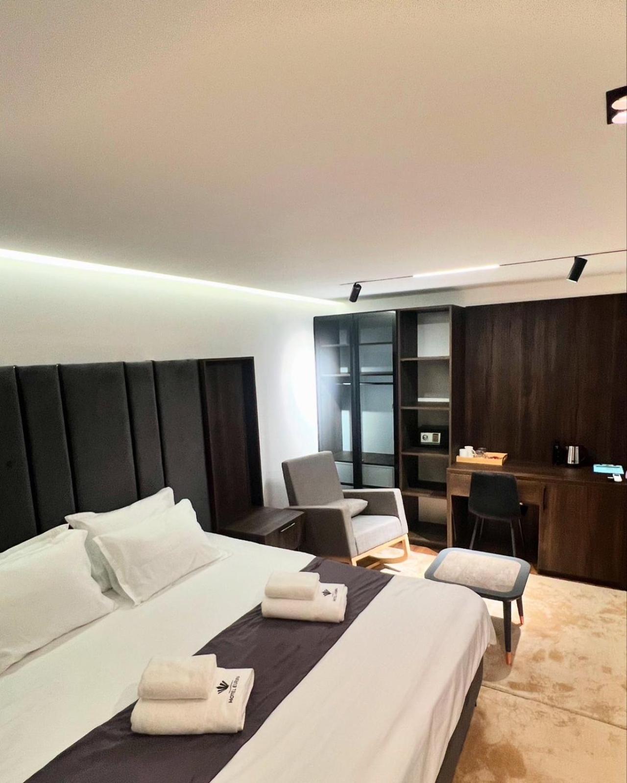 Hotel Europa Prishtina Приштина Екстер'єр фото