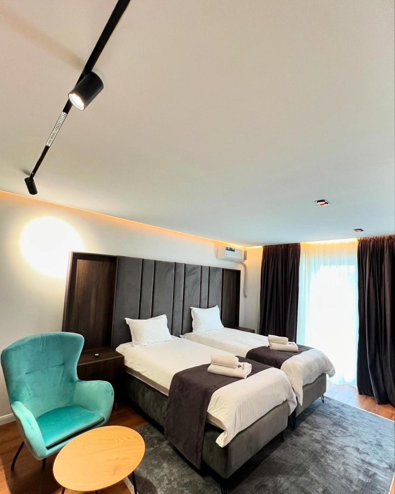 Hotel Europa Prishtina Приштина Екстер'єр фото